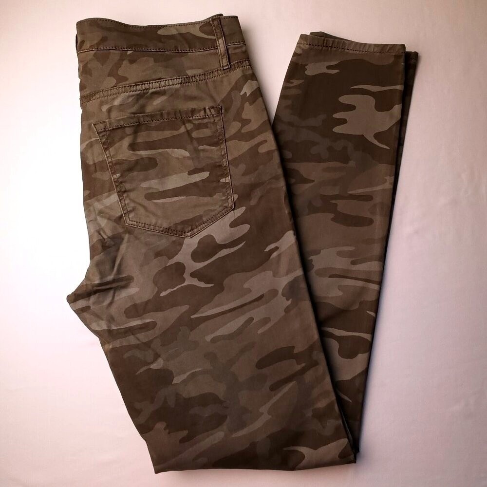 LOFT Womens Marisa Camouflage Print Slim Jeans Size 6T Olive Green Streetwear